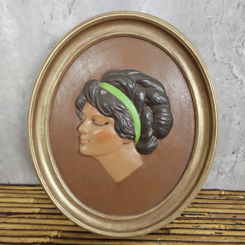 Vintage Art Deco Erma Gillilard Duncan Lady Cameo Wall Plaque Chalkware Flapper